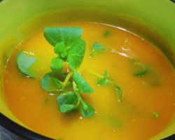Sopa de Abóbora, agrião e quinua