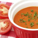 Sopa de Tomate com manjericão