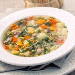 Sopa de grão de bico com legumes