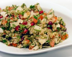 Salada de Quinoa, Folhas e frutas secas